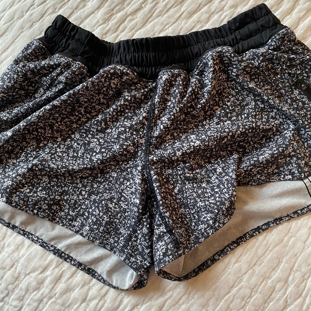 Lululemon tracker shorts black and white discontinued size 10